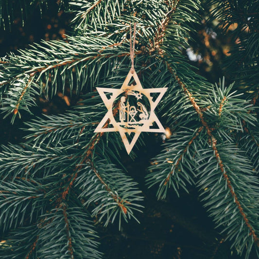 ORNAMENT STAR WITH HOLY FAMILY WOOD 3.875"