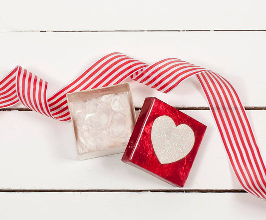 Dekorasyon Gifts  Decor - 3" Capiz Box Glittered Heart (White/Red)