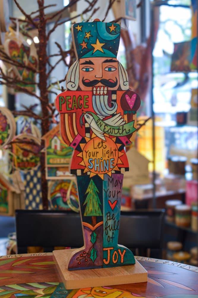 Escultura de madera de Cascanueces "El regalo de Clara"