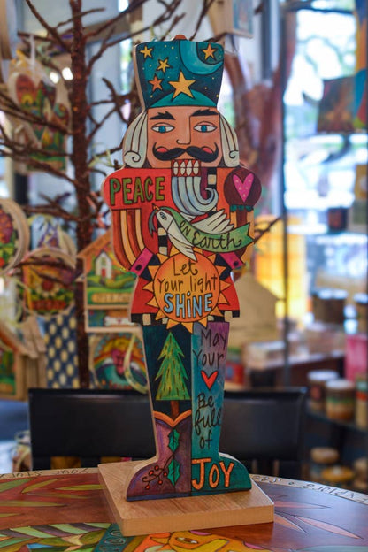 Escultura de madera de Cascanueces "El regalo de Clara"