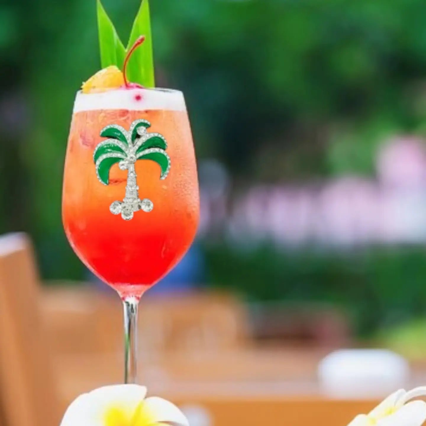 Green Diamond Palm Stemmed Wine Glass